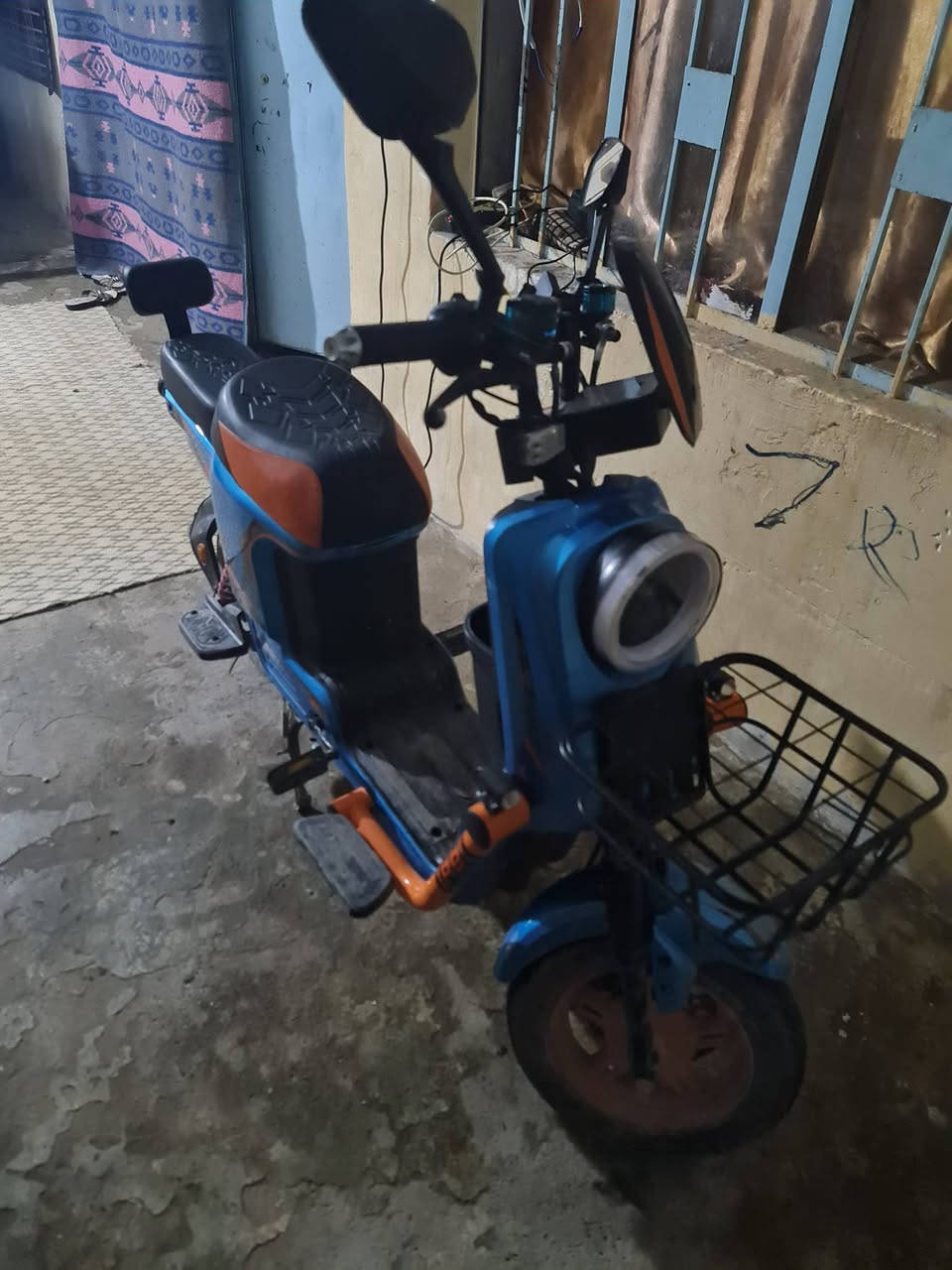 للبيع دراجه شحن مستعمل قليل سعره 450 ادا شراي خابر على رقم***********
