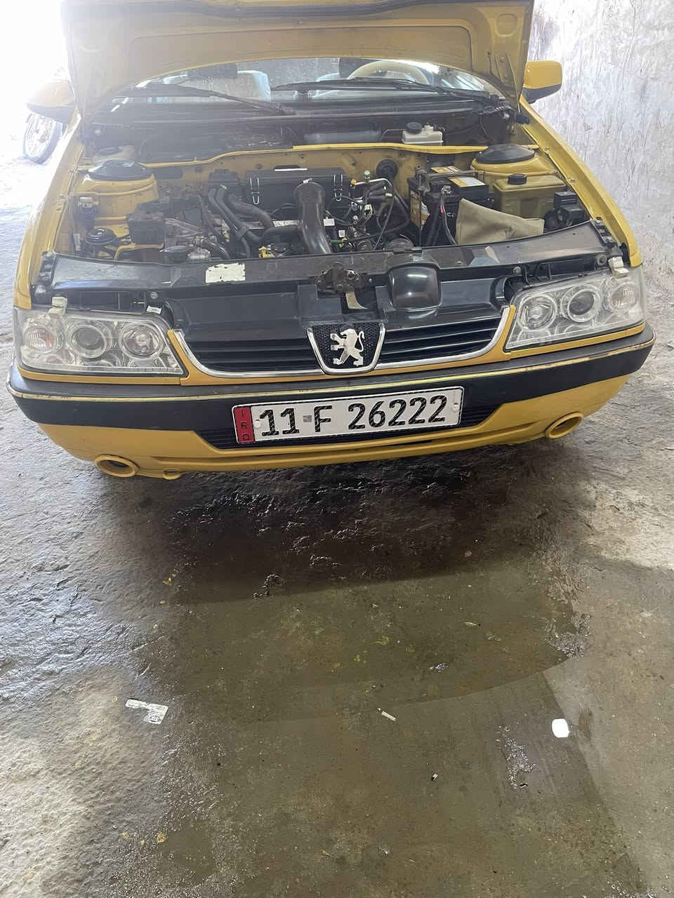 سلام عليكم شباب بيجو لميس مديل 16 
السيارة بيهة مكانات بارد فقط بيهة جوة البكلايت الايمن صبغ فقط مثل ماواضح بل صورة 
كير مكينة خير من الله تبريد تدفىة شغالات صدر خير من الله السيارة رقم انكيزي بسمي السعر 46 
رقمي بي واتساب ***********
