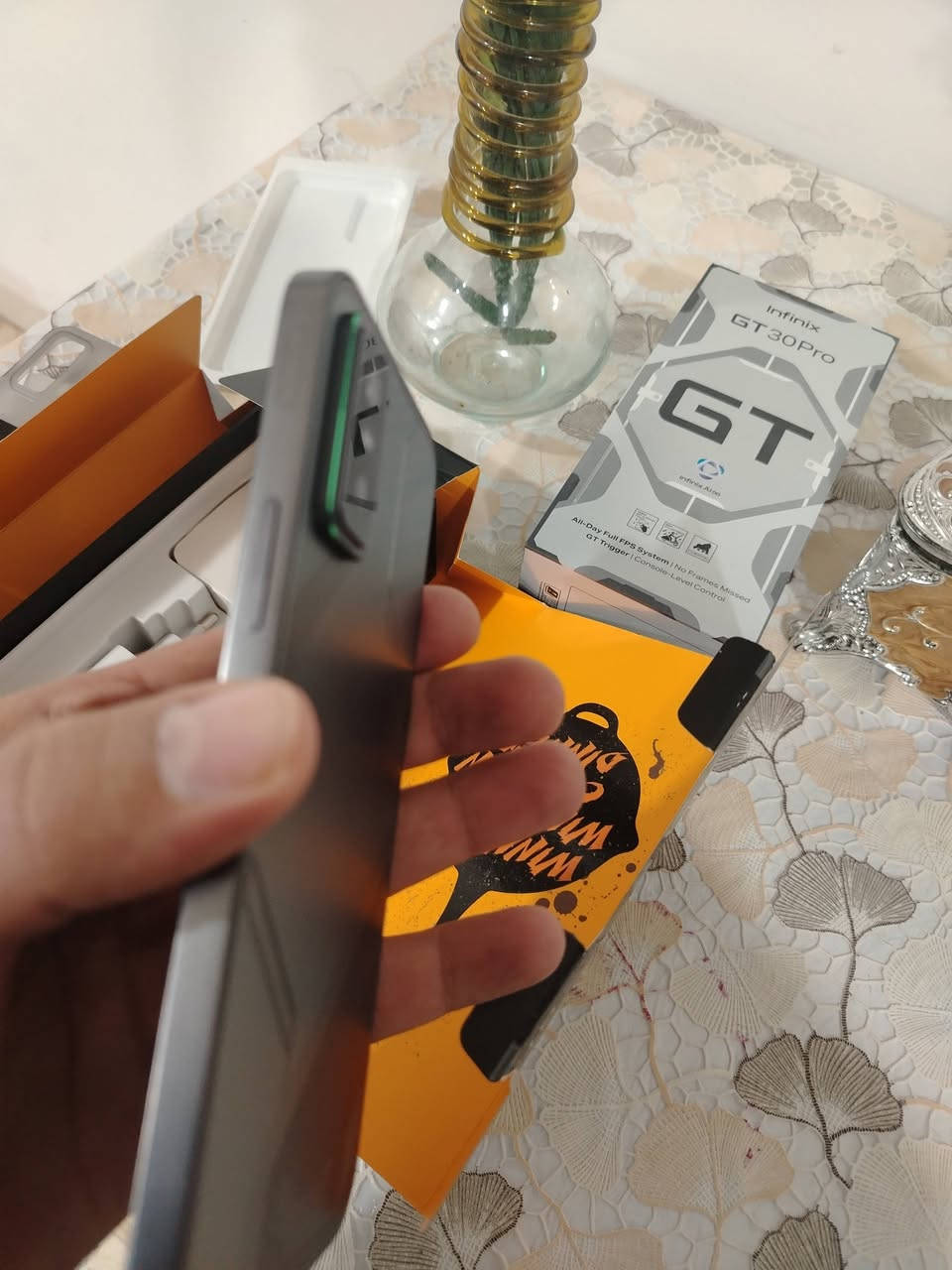 انفنكس جيتي 20برو غني عن التعريف

ببجي120اطار سعرة 325الف جهاز كلش جديد

مشتغل10ايام وغراضة كاملة كلها فول بكج يعني

شاحن وسماعة وكارتون نضافة مليار مكاني بغداد

العامرية للإستفسار الاتصال ***********وتساب
