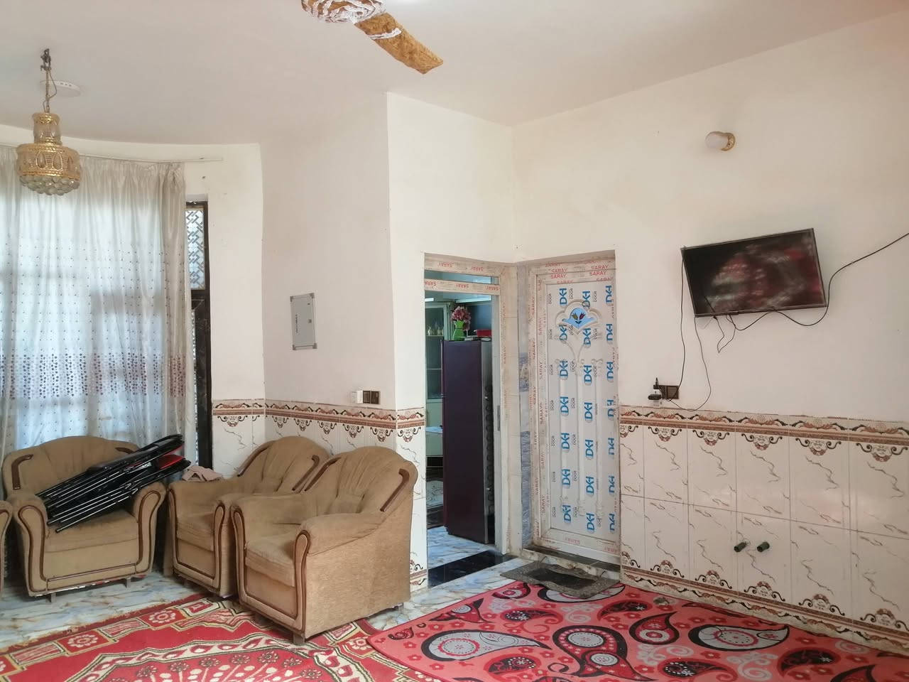 بيت للبيع المساحه ١٦٢ ركن مربع قريب على المدارس الاساور في سيف سعد تفاصيل أكثر خاص أو الاتصال على الرقم ***********
