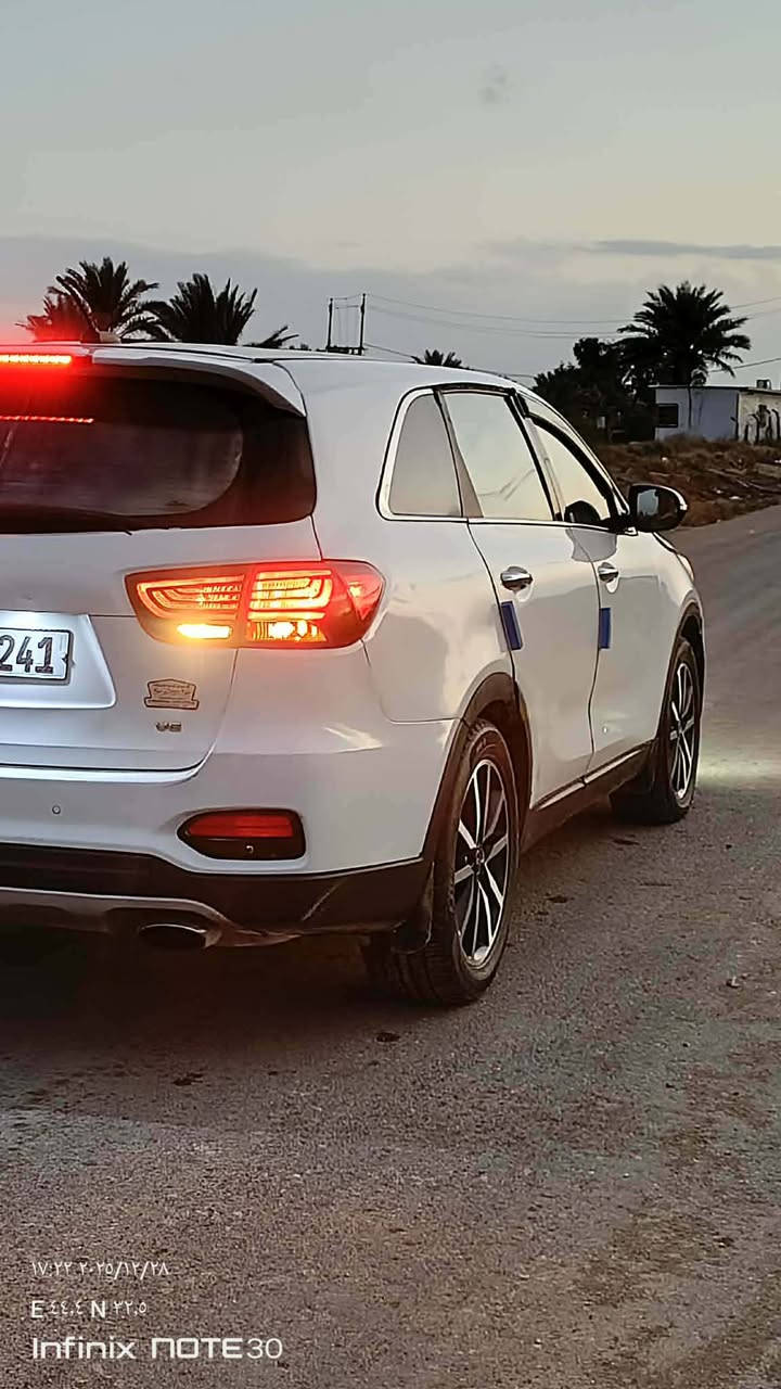 السلام عليكم للبيع كيا سورنتو موديل 2019شكل 2020  فووول مواصفات عدى البصمه والفتحه كشنات جلد وكهرباء شاشه جبيره كامره خلفيه ٥ كامرات سياره جديده مكينه جديده 6سلندر 7راكب تبريد ثلج3قطع رقم انبار  مشروع وطني  غرفه جديده سياره بيه تجيه خفيفه كلش ومصبوغه عام سعرها 163 وبيه مجال مكاني بابل الحله هذا رقمي *********** بيع فقط 🛣️
