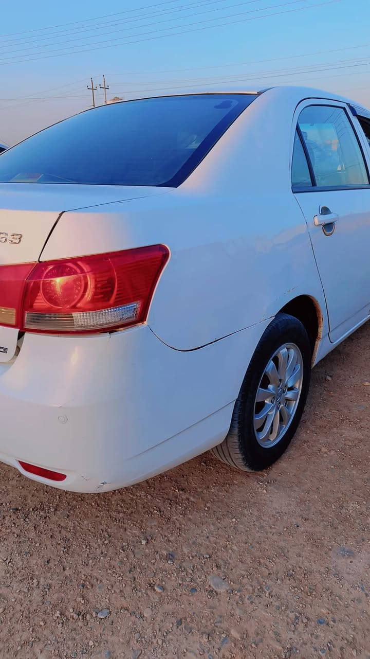 بي وأيدي موديل 2015 رقم جديد هزة جديدة بسمي شرط التحويل رقم واسط سيارة موجودة بواسط مركز المدينة كلشي بيه جاهز مكينة گير تبريد تخم تاير صدر خلفي وأمامي السيارة معروضه 51 ورقة وبيه مجال رقم ***********
