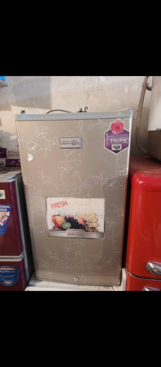 ثلاجة صغيرة ٥قدم نضيفة جداً 
للبيع


**إذا كنت صاحب هذا الإعلان وتريد حذفه لأي سبب، رجاءا أرسل رسالة إلى الدعم الفني**