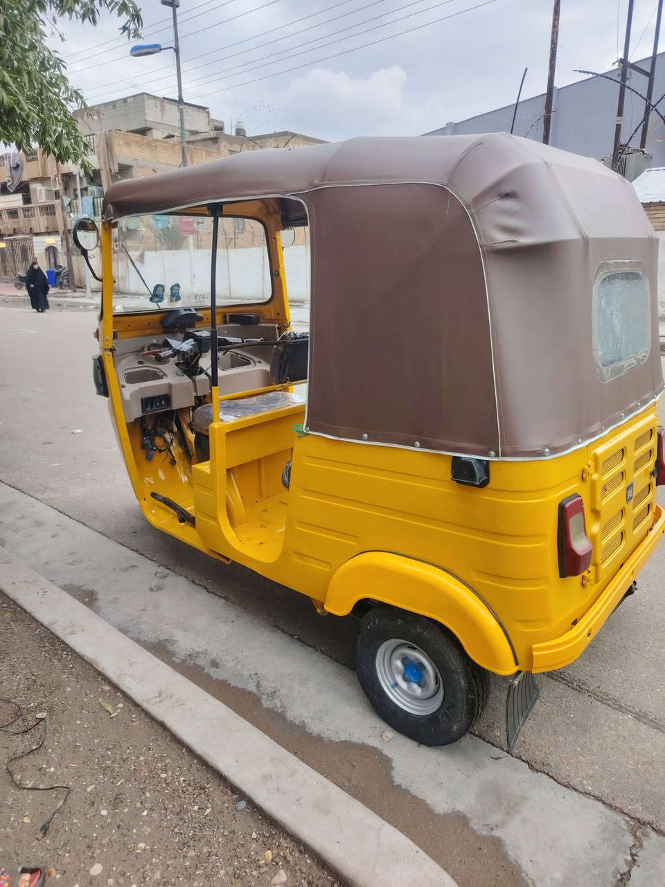 تكتك 2018للبيع معمره دوس ومصبوغه جماليه بدون ضربه باسمي تحويل ثاني يوم السعر ٥٩٠٠ وبيهه مجال بسيط مكاني الشعب ***********
