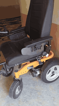 عربانة شحن للبيع بعدهة جديدة ما مستعمله ***********
