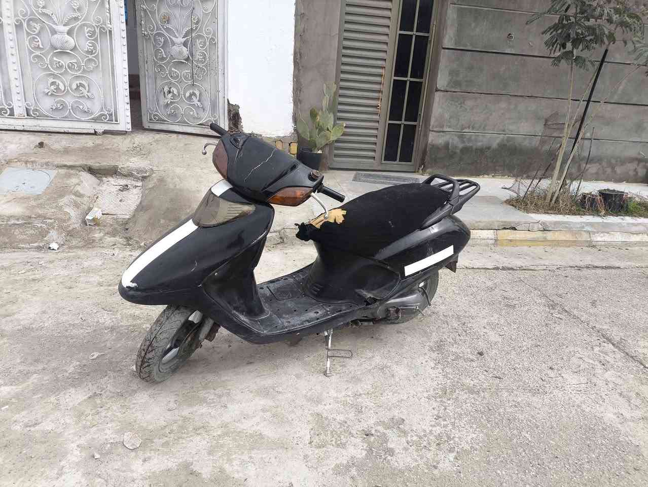 سلام عليكم للبيع سبيسي ياباني مكينه خيرمن الله جديده كهربائياته كله جديده سلف هندر شغال نقصه باتري مكاني كوت شهداء رقمي *********** سعره 400 وبيه مجال
