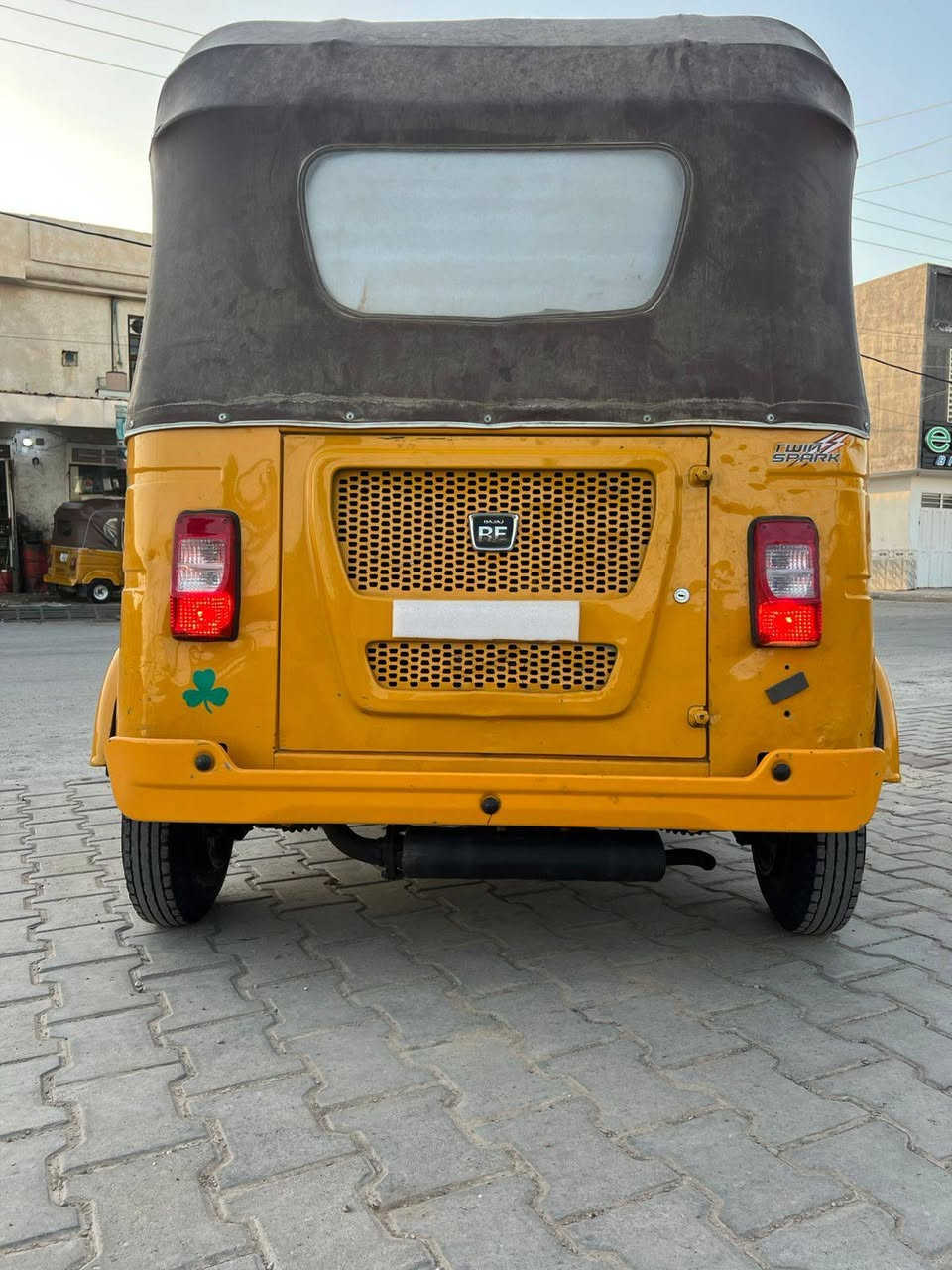 السلام عليكم
تكتك 2022
سنويه ولوحات انكليزي 
كفاله عامه ماعده طخه يم البك لايت موضحه بدون صبغ
رقم ميسان انكليزي مشروع وطني تحويل ثاني يوم 
مكلف بلنشر ‏‪0782 146 5925‬‏ رقم راعيها
