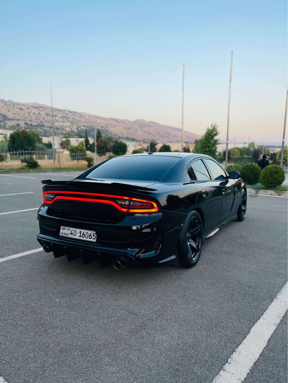 براوه يه دؤج چارجەر ٢٠١٦مه كينه ٦ پستؤن مه رغوب كوشن كاربا ئاوينه شه فت كامل كراوه به SRT جوار تايه و ويلي هيلكات تبريد سا ردو گه رم به شه رته بريكي به ستراوه جركه ي تيدانييه تؤندو تؤله سالانساي سپؤرت كامل كارباي و هه موو شتيكي به شه رته ده عمو ليدراو سه قف بؤياغ نييه به شه رت گيرو مه كينه به شه رت سحري ٨٣ مجاليكي برايانه
 ***********
*********** كويسينجاك, أربيل
