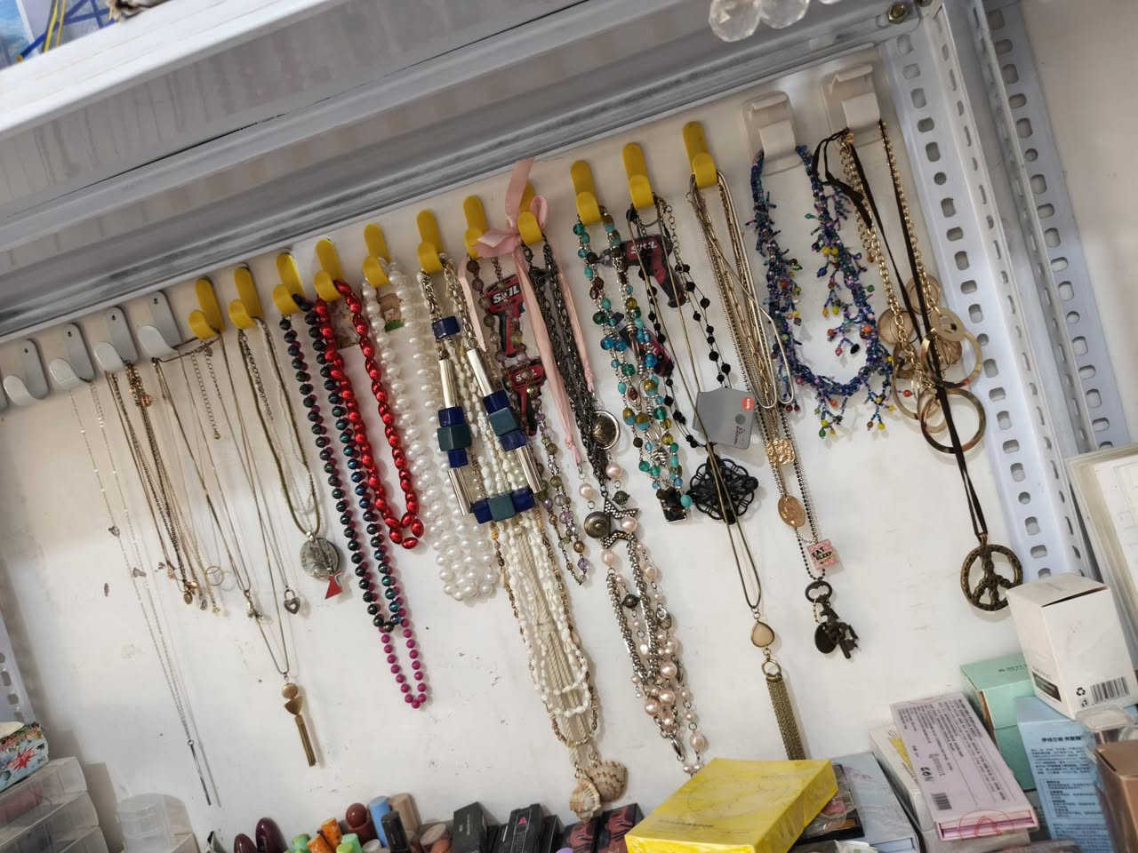 السلام عليكم  اكسسوارات باله مستعمل عنوان المحل ابي غرق السوك مقابل مجمع الحسين الطبي مجاور  ابو الالبان فرع المخبز الاتصال *********** اهلا وسهلا يوجد توصيل
