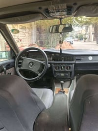 مارسدس مديل ١٩٨٨السيارة بسمي التصال ٠٧٧٥٠٨٠٩١٦٨ا و ٠٧٧١٤٠٨٢١٤٩ غير متو...