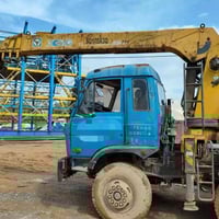 كرين XCMG • ١٠ طن • ذراع تلسكوبي