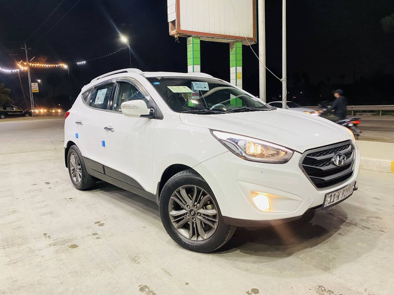 توسان مديل ١٤خليجي
المواصفات عاديه شاشه كامره 
كامره خلفيه فول HD
محرك 2000
فقط بارد شبر بل داير الخلفي 

وتخم تاير جديد 
اشاير بالمري والمري كهربائي
سياره مكفوله كفاله عامه
مكاني بغداد   وبلعافية عل ياخذهة
 السعر ١٤٣$$ وكلشي  موجود بلسوك
***********
