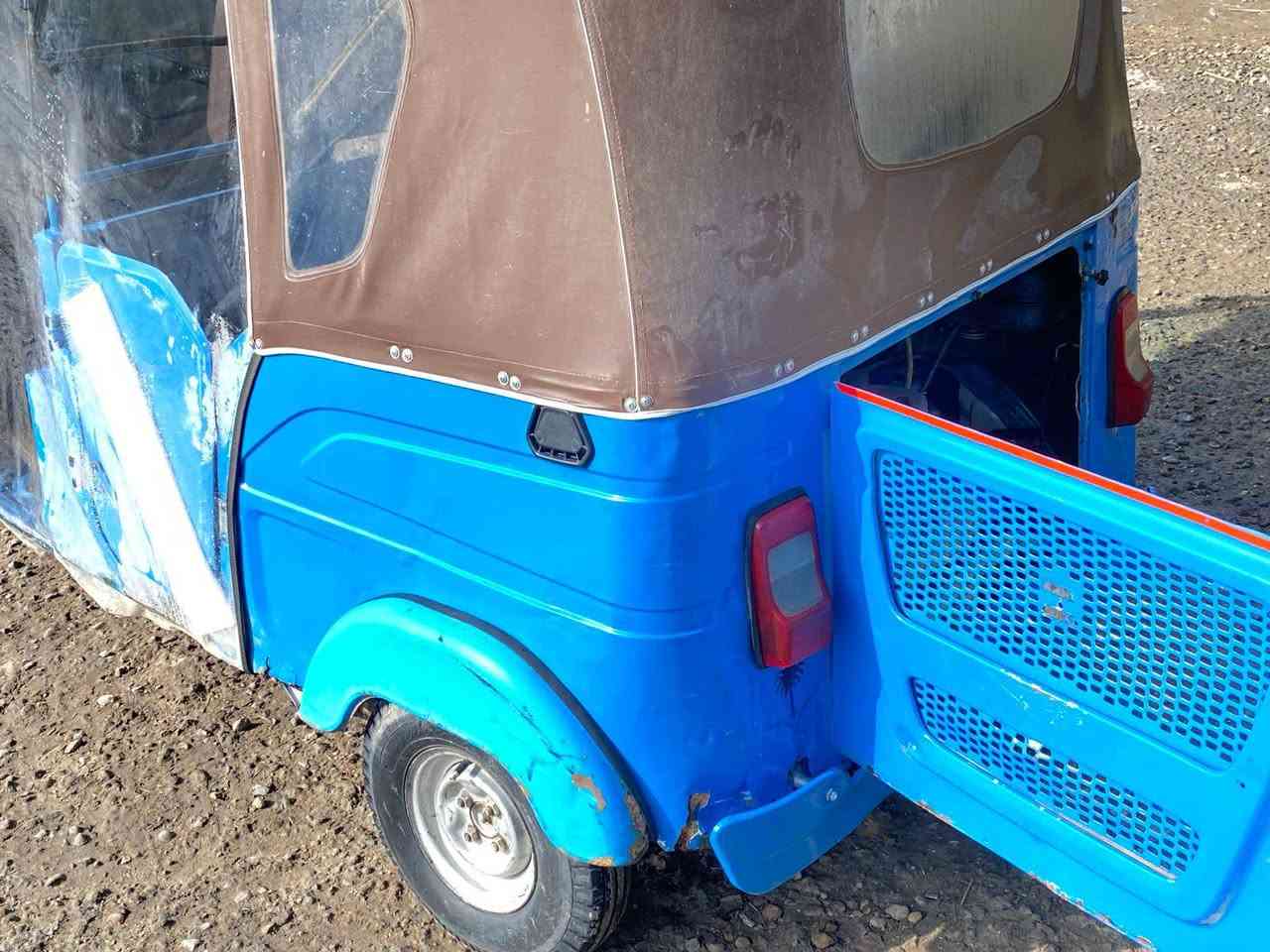 تكتك  زركه موديل 21 اوراق أصولي كاملات مكملات  بيه ضربه بس بالدعاميه الوره ومعمره فقط  رايده ب5500 وبيه مجال شي قليل ***********
