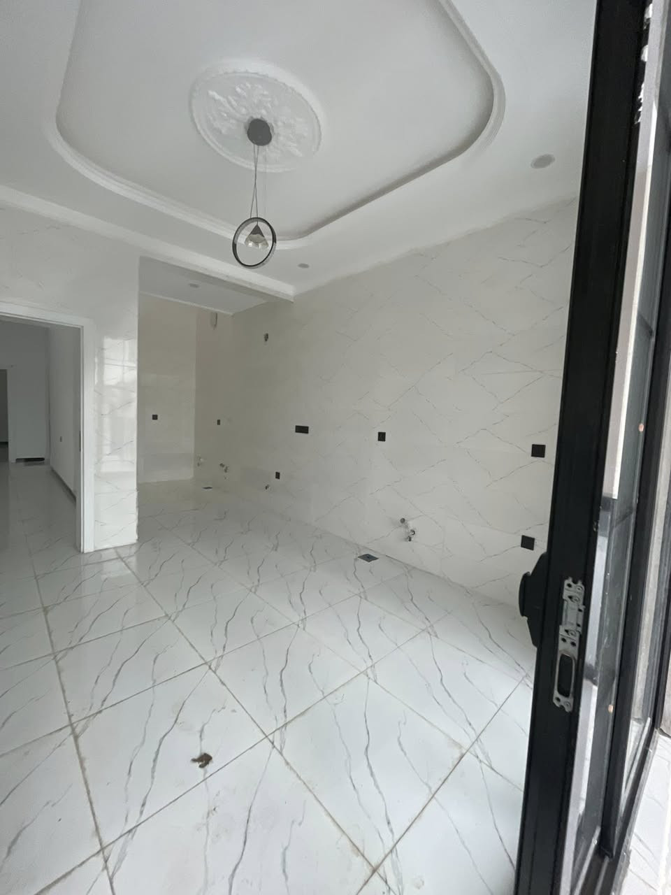 دار للبيع في حي الصديق 

زيرو

المساحة ١٥٠
الواجهة ٧.٥

يتكون ٥ غرف نوم و ٤ صحيات ومطبخ وهول واستقبال

للتواصل واتساب⬇️⬇️

0777 274 0071

***********
***********

🟦نستقبل عروضكم باغلب مناطق الموصل🟦
