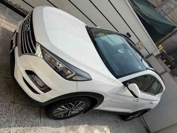 السلام عليكم 
للبيع توسان خليجي  مديل 2019 الكاصد فول مواصفات 1/1 
رقم بغداد الجديد 
مواصفات السياره 
بصمه تشغيل 
بصمه ابواب 
بانوراما 
كشن السايق كهرباء 
حساس امامي خلفي 
شاشه ابل كار بلي 
نفكيشن 
مودات القياده 
شاحن واير لس 
تحكمات ستيرن جهتين 
التحكم بارتفاع المصابيح الاماميه 
وبعد مواصفات التوسان المعروفه 
السياره ماشيه 87 الف حقيقي  ما بيها اي نقص عليها ادامه كامله 
السياره مكفول من الصبغ والبارد فقط بارد صغير على كد جف الايد في الباب خلف السائق من الاسفل 
سعر السياره 203 $ وبيها مجال بسيط حك الجيه 
مكان السياره بغداد الرصافه 
للاستفسار ***********
