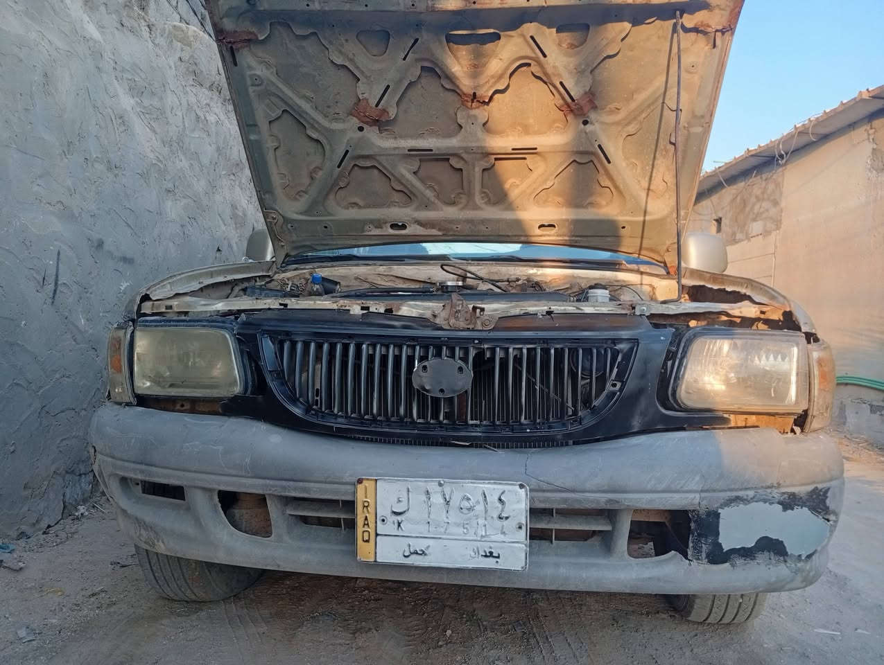 سلام عليكم بيكم كريت ول سياره بديه شويه تعبان يعني سياره مال عمل موتتكشخ بيه بيه كير ومكينه جدد شرط تخم تاير كهربايات كله شغاله انكر سلف وطلع بيه مكانه كربلاء ملاحضه راعيه ماندله اتكفله سرقه وعشائرين فقط *********** السعر 16ورقه قفل
