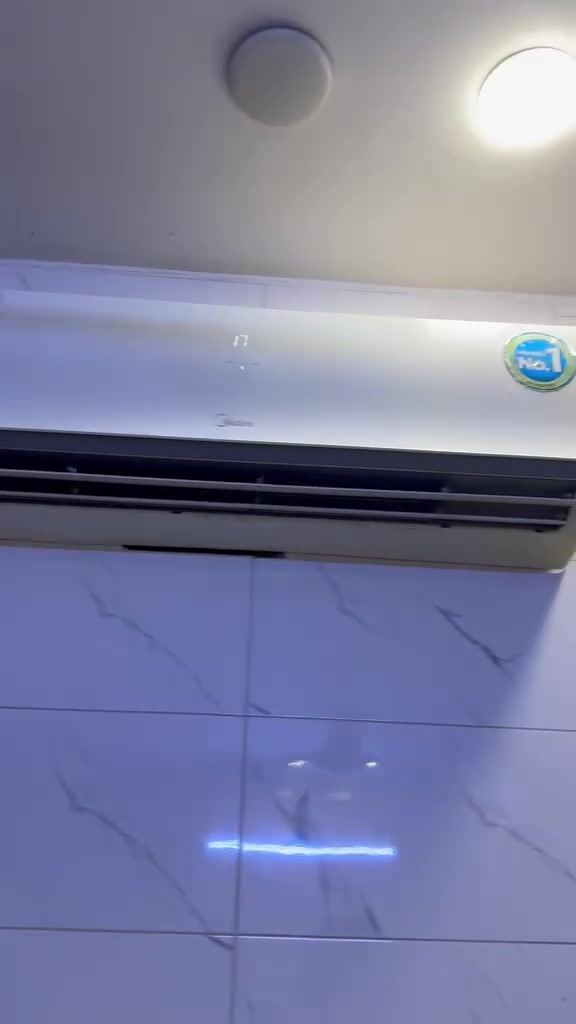 السلام عليكم للبيع سبلت 2طن السعر 250 بي مجال العنوان الزعفرانية ***********
