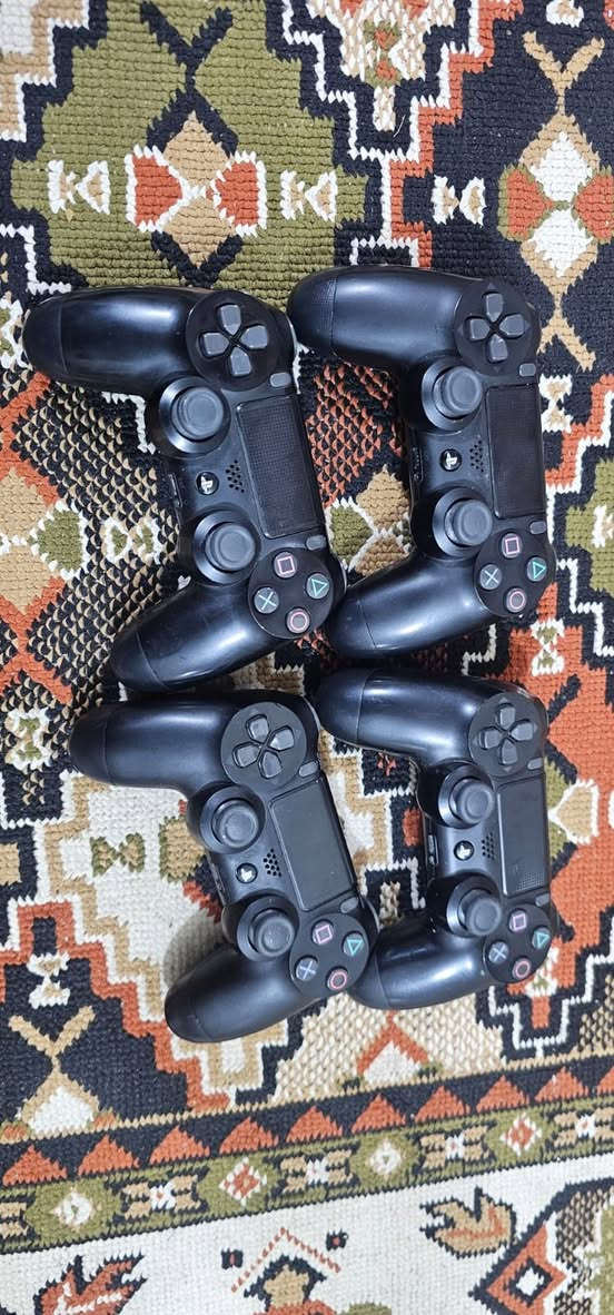 السلام عليكم 
1--بلي5 سلم جديد غير مستعمل مهكر نظام9.60 ذاكرة تيرا كامل ملحقات اصلية يجي ويا 10 العاب

2--بلي5 فات مهكر نظام9 ذاكرة 825 يجي ويا ملحقاتة الاصلية + 5 العاب 

جويستك بلي 5 وبلي 4 مستعملات 
عندي توصيل لكل المحافظات 
تعال خاص اذا شراي


**إذا كنت صاحب هذا الإعلان وتريد حذفه لأي سبب، رجاءا أرسل رسالة إلى الدعم الفني**