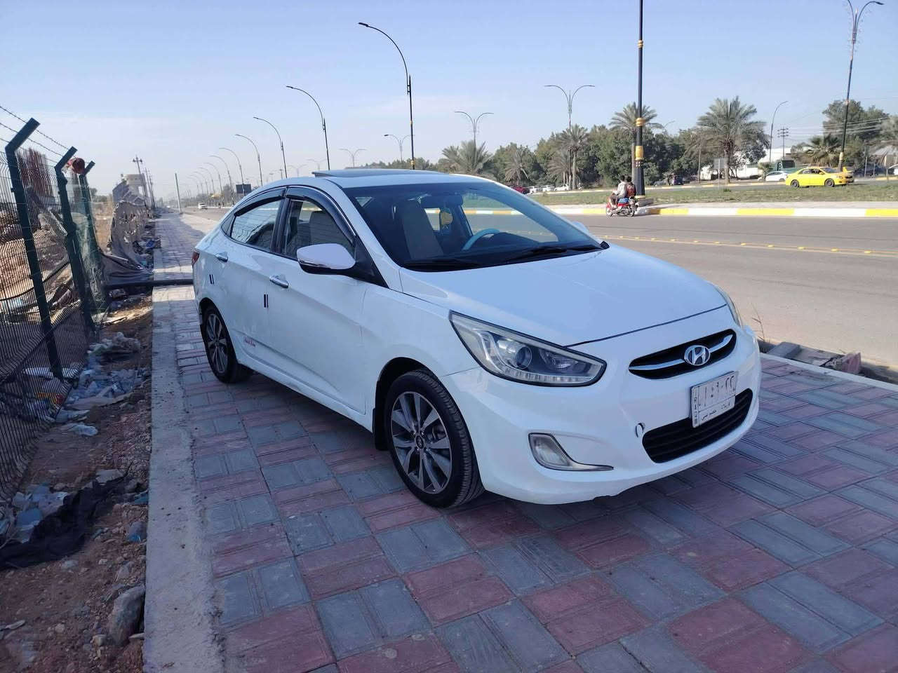 السلام عليكم سياره نوع اكسنت  خليجي موديل 2016 فول موصفات واحد على واحد فتحت سقف شاير مري  حساسات كامره دواره كفاله عامه بس باب  رش كلير والباقي كفاله كير مكينه حداديه تبريد كفاله السعر 108وبيها مجال حك الجيه العنوان كربلاء رقم الهاتف***********
