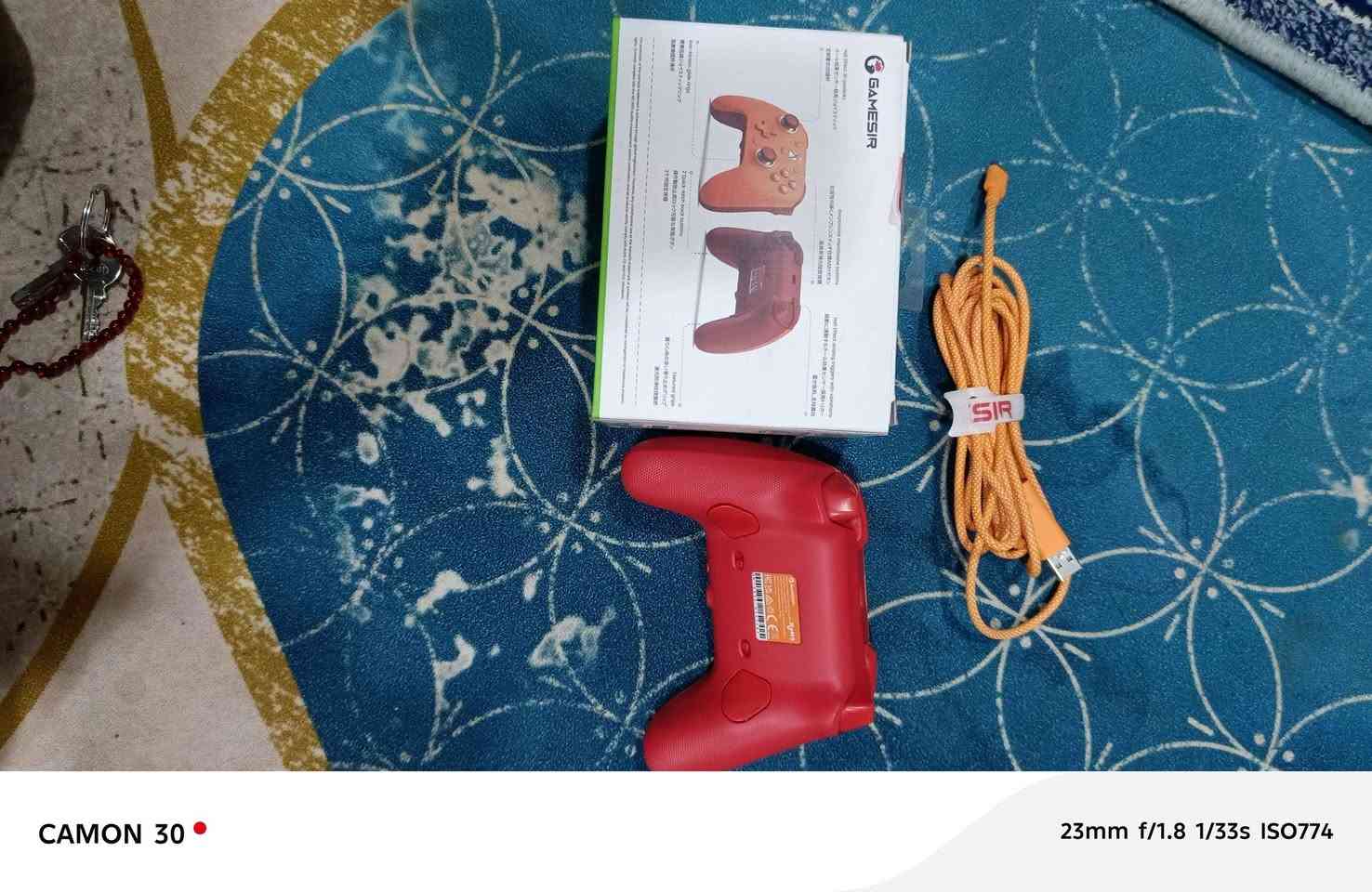 السعر 45الف
النجف شارع المطار القديم
هذا المنتج هو وحدة تحكم ألعاب سلكية GameSir G7 SE مصممة لأجهزة Xbox والحاسوب الشخصي. 
المواصفات والمميزات الرئيسية:
التوافق: تعمل مع أجهزة Xbox Series X|S، وXbox One، وأنظمة Windows 10/11. 
أعواد التحكم: مزودة بتقنية "Hall Effect" المغناطيسية لمنع الانجراف (Anti-drift) وزيادة الدقة. 
الاتصال: سلكي عبر كابل USB-C قابل للفصل بطول 3 أمتار. 
أزرار إضافية: تحتوي على زرين خلفيين قابلين للبرمجة (Quick-latch back buttons). 
الصوت: مخرج صوت 3.5 ملم لتوصيل سماعات الرأس مع زر لكتم الميكروفون. النجف, العراق


**إذا كنت صاحب هذا الإعلان وتريد حذفه لأي سبب، رجاءا أرسل رسالة إلى الدعم الفني**