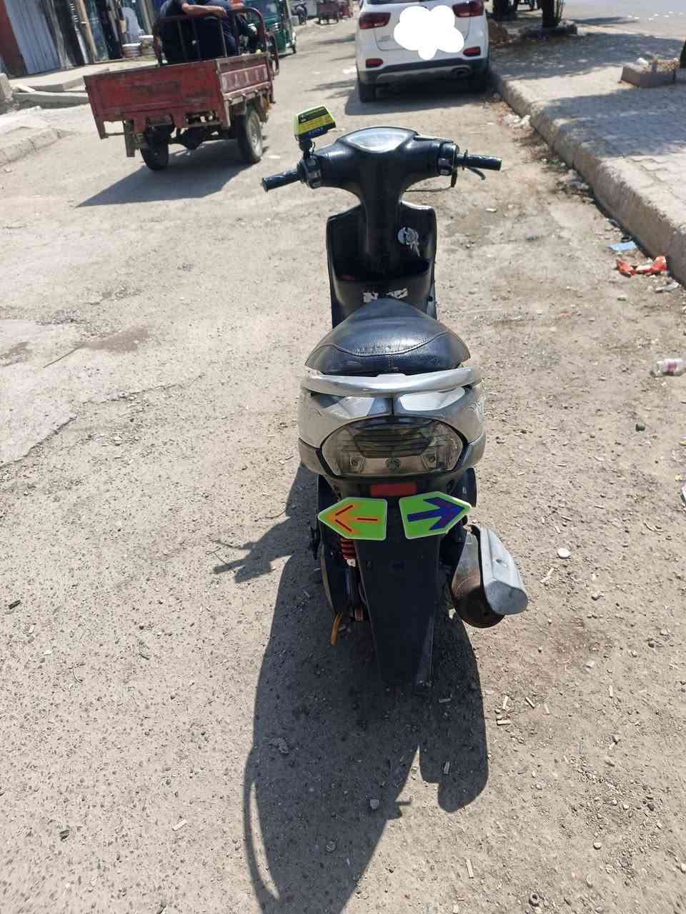 السلام عليكم دراجه للبيع والله نظيفه السعر 550 عنوان بغداد بالشعله يم مرطبات فيروزه  ***********
