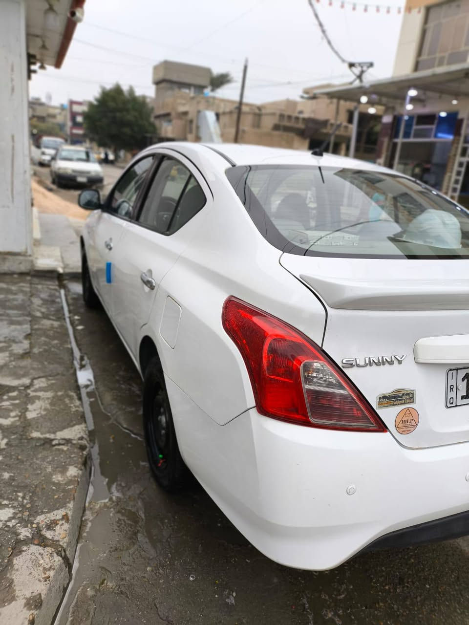 السلام عليكم
للبيع نيسان صني  2018  ام البليته الزرگه 
صبغ جاملغ خلفي صفحة السايق وبيها بارد بالباب قليل 
مواصفات نيسان معروفة 
يدات نيڪل 
تحڪم ستيرن 
حساسات 
مكينه كير مكفولات تبريد 
باتري جديد  تخم تاير 
تحويل مباشر سيارة بأسمي 

السعر ( 105 ) بيها مجال 
العنوان  بغداد الجديدة 
رقم /***********/
