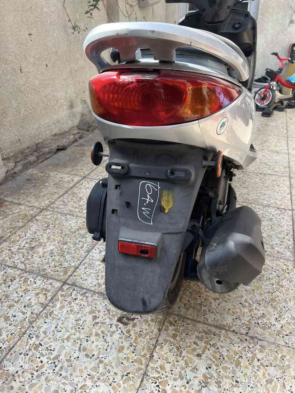 سلام عليكم بريز بغبغاءبلاديه مال رنبه سعرهه مليون وبيهه مجال قليل مكاني بغداد مدينه الصدر او حي اور شراي يتصل ***********
