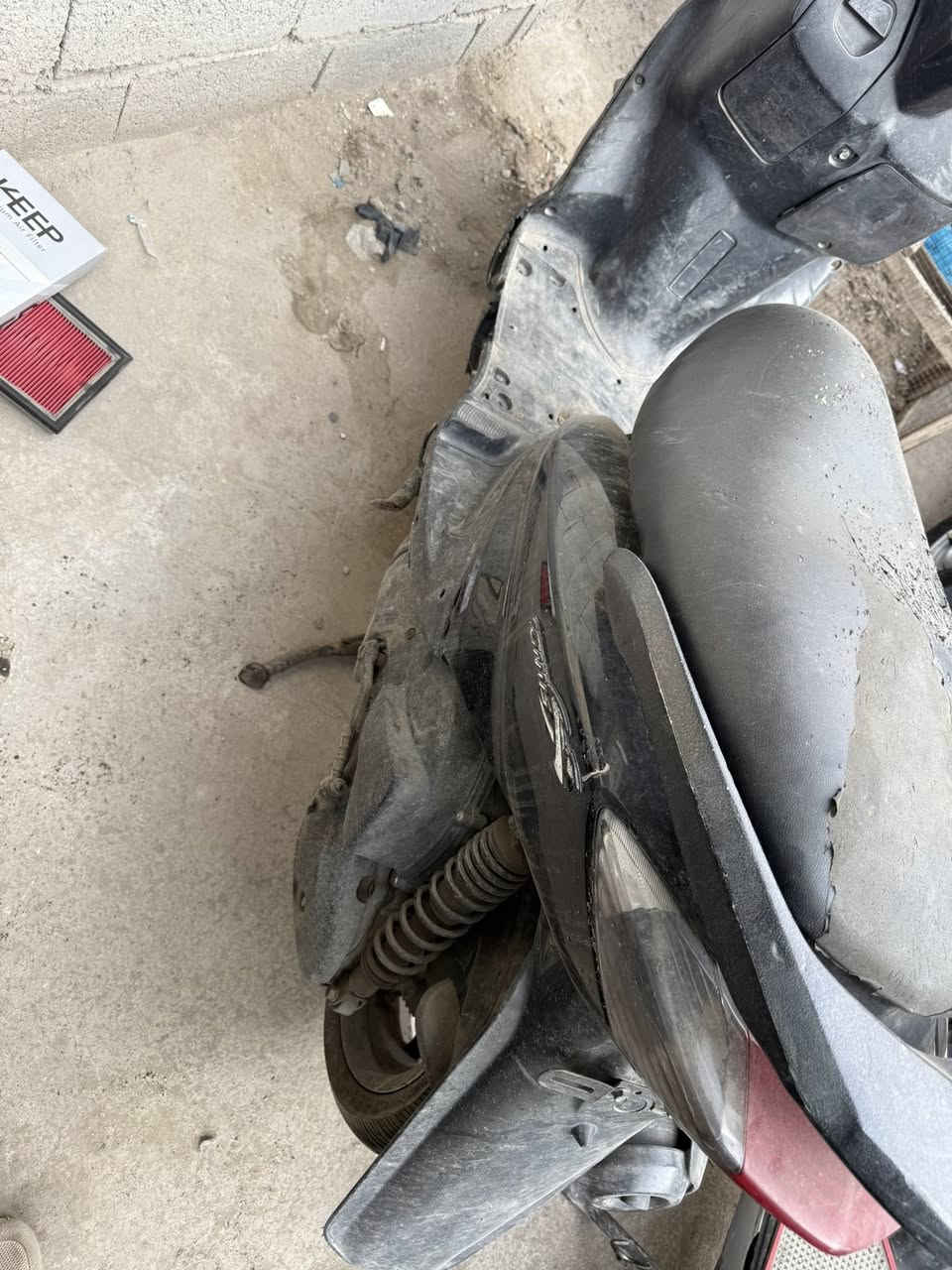 السلام عليكم دراجة سكنس مكينة وكهربائيات خير من الله الدراجة شويه كفراتها تعبانه بس حلوة ونكره سلف من الصبح وبكل وقت نكره سعرها 325 وبيهه مجال مكاني العلاوي شيخ معروف متواجد من ساعه 8 صباحاً الى 4 عصراً ***********
