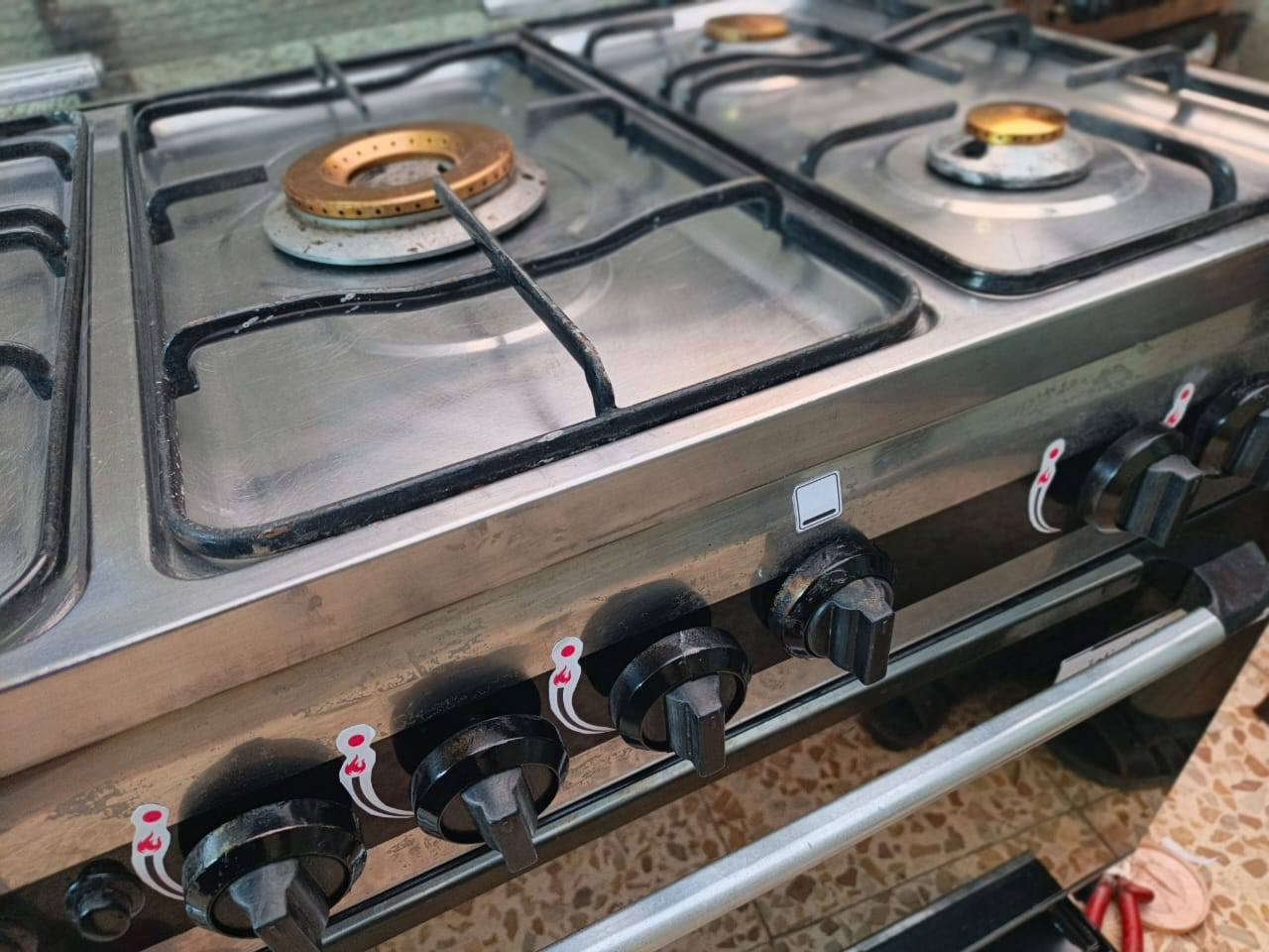 طباخ فريش مصري استيل خمس عيون افران منفصله كله شغال تاخذون على الفحص وناخذ تبديل
للبيع الاستفسار خاص او رقم الهاتف ***********
