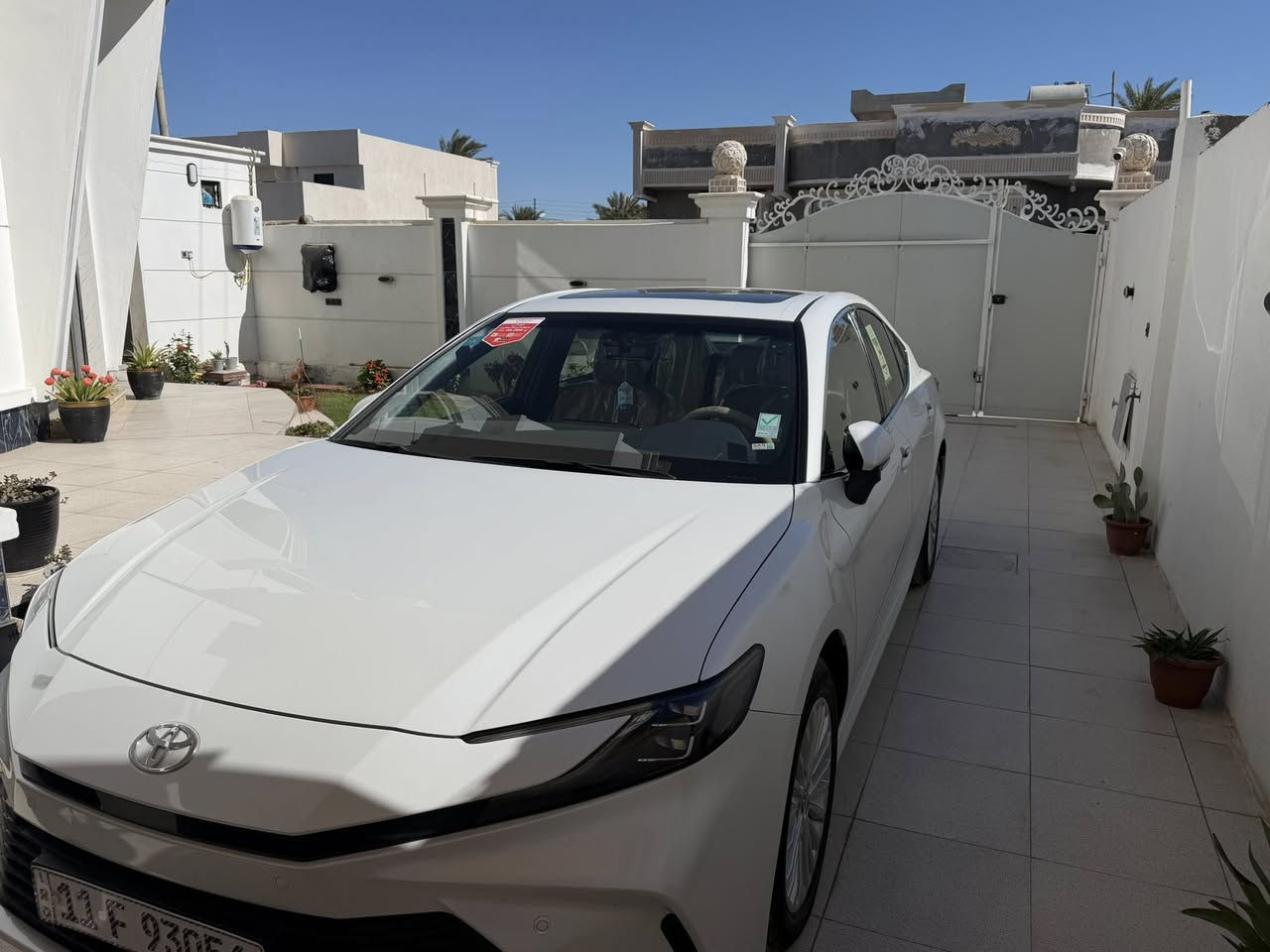 كاميري موديل ٢٥ساز بانزين فول مواصفات رقم بغداد كفاله عامه ماشيه ٢٥السعر  ٢٨٠وبيها مجال***********
