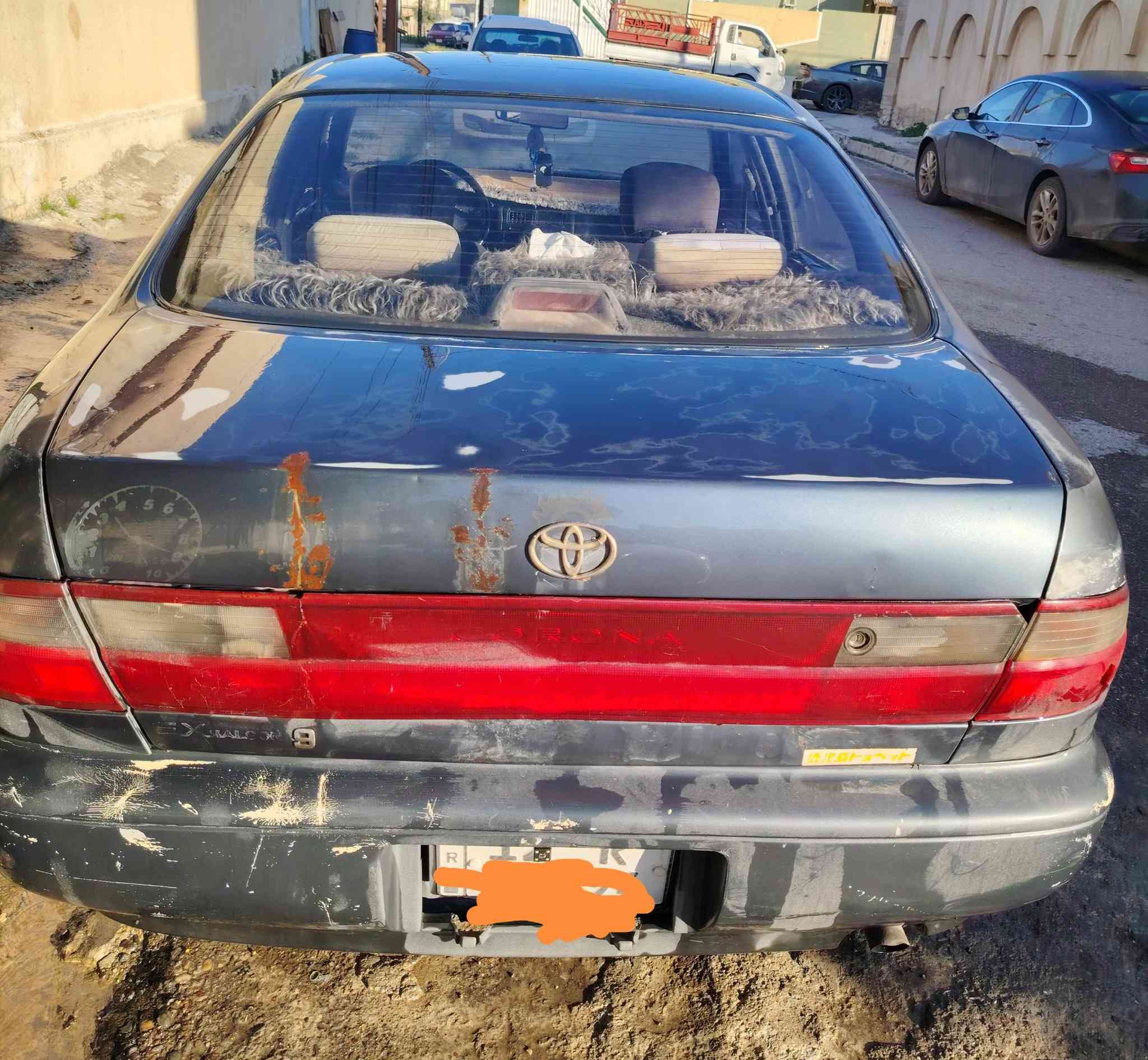 السلام عليكم ورحمة الله وبركاته.. سياره فرخ بطه موديل ٩٢.. محرك ١٦  السياره تحتاجلها صبغ جماليه جاهزه من كلشي حداديه وطخم تبريد تدفئه لاضربه لا معجون وكدام العين.. السياره باسمي رقم انكليزي.. بيها كابون بانزين... السعر $ 52.. وبيها مجال لتواصل على الرقم..
***********
