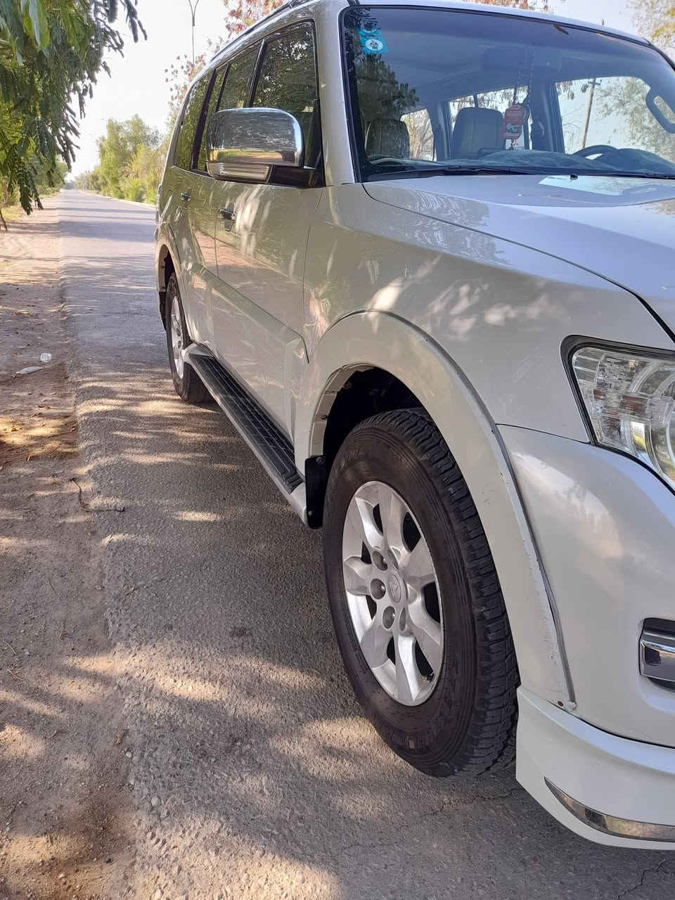 باجيرو ١٤ حبتور فول 
رقم بغداد بسمي 
حساس خلفي كامرة 
٧ راكب دمام مكفولة من المعجون والحادث فقط شخط بالتكمة والجاملغ مصبوغ قطرة معجون ماكو ولا دكة جاكوج السيارة جديدة   
السعر (١٦٠)مكان السيارة بابل ***********
