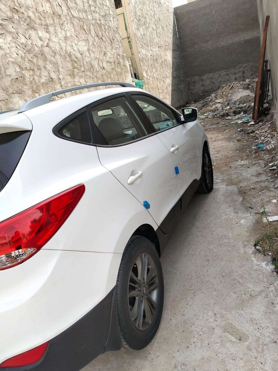 السلام عليكم 
توسان خليجيه للبيع. موديل 2014 شكل ل 15 فول عده البصمه بنورامه كشنات كهرباء قطعتين تبريد داخل لونين اشاير. بل المري بيه فقط صبغ بل الجاملغ الامامي اليمنه    والباقي مكفول العنوان بغداد البياع حي الرساله  

‭+٩٦٤ ٧٧٢ ٧٨٢ ٣٩٧٦‬ متوفر واتساب
