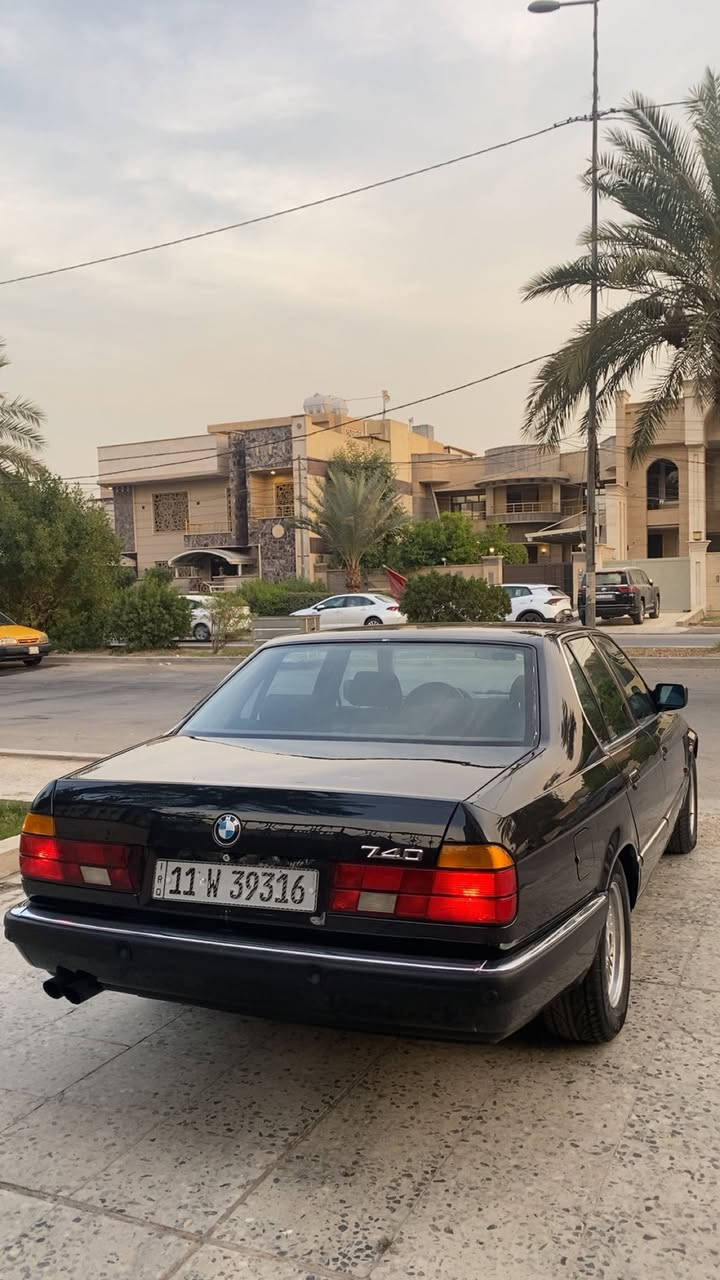 للبيع 
Bmw740 
موديل ٩٢ رقم بغداد الانكليزي هزه جديده تحويل مباشر 
سياره جديده بمعنى الكلمه وارد ياباني 
محرك ٤٠ اصل بليته وسنويه 
محرك كير شغاله ١٠٠/١٠٠
تبريد شغال ثلج ويه السويج 
حداديه جديده امامي خلفي
موصفات 
دبل ايرباك دبل كمبيوتر دبل جكمجه 
داخل بالكارتون بلادي ممفتوح ولا مبدل 
كراسي مخمل كهرباء خزن ميموري
بطاين مخمل صاج ملكي ابو الخط 
حساس دعاميه امامي خلفي 
منظومه صوت امبفاير بلادي البينا 
سيدي جنجر بلادي 
مري جانبيه كهرباء 
جام اربعه كهرباء 
ويل شعاع اصلي وتخم تاير جديد 
منضومه زنون 
سياره بدون تعمير بدون دكه جاكوك مصبوغه بيها قطع 
ماشيه 310 حقيقي 
بعدها كلشي بيها على وضع الشركه كفاله من كل شي 
 كلشي بيها بلادي ومصروف عليها ادامه كامله بدون اي نقص مال جناي على ايد وحده ترايها مفتوح وين ميعجبك ريحه الشركه بيها
السعر 95$
للاستفسار الاتصال على الرقم ***********
مكاني السيديه حي الاعلام
