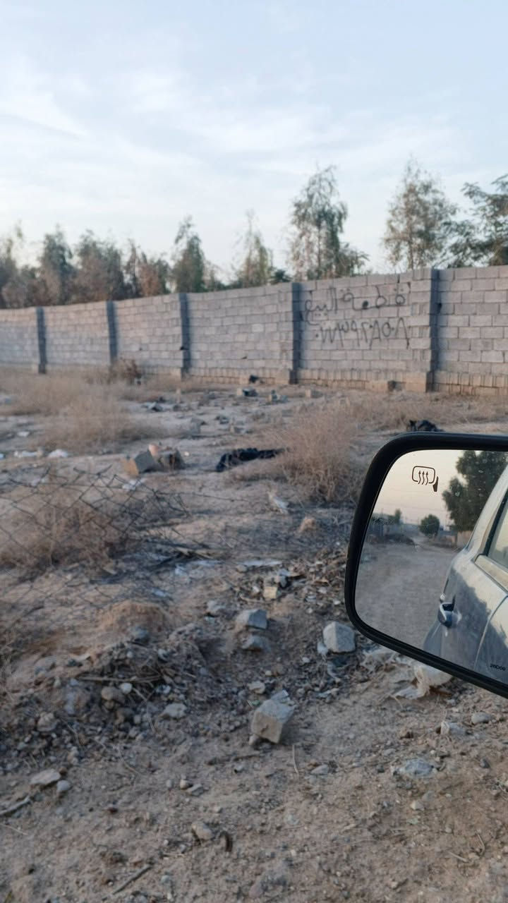 سلام عليكم قطعه ارض البيع الوجه 16ونزال 26 زراعي سند 25سياج بلوك موقع الرض حي البتول شارع الطاقه مقابيل مجمع طيبه السعر39 وبيه مجال شارع 10متر الستفسار ***********
