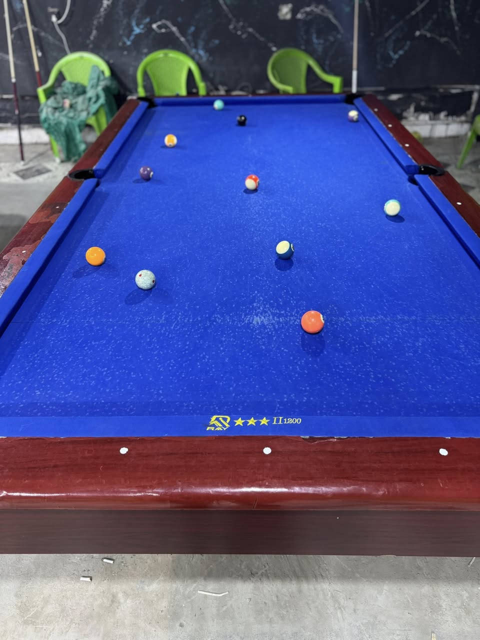 ميز ويركا للبيع مكاني بغداد ***********
