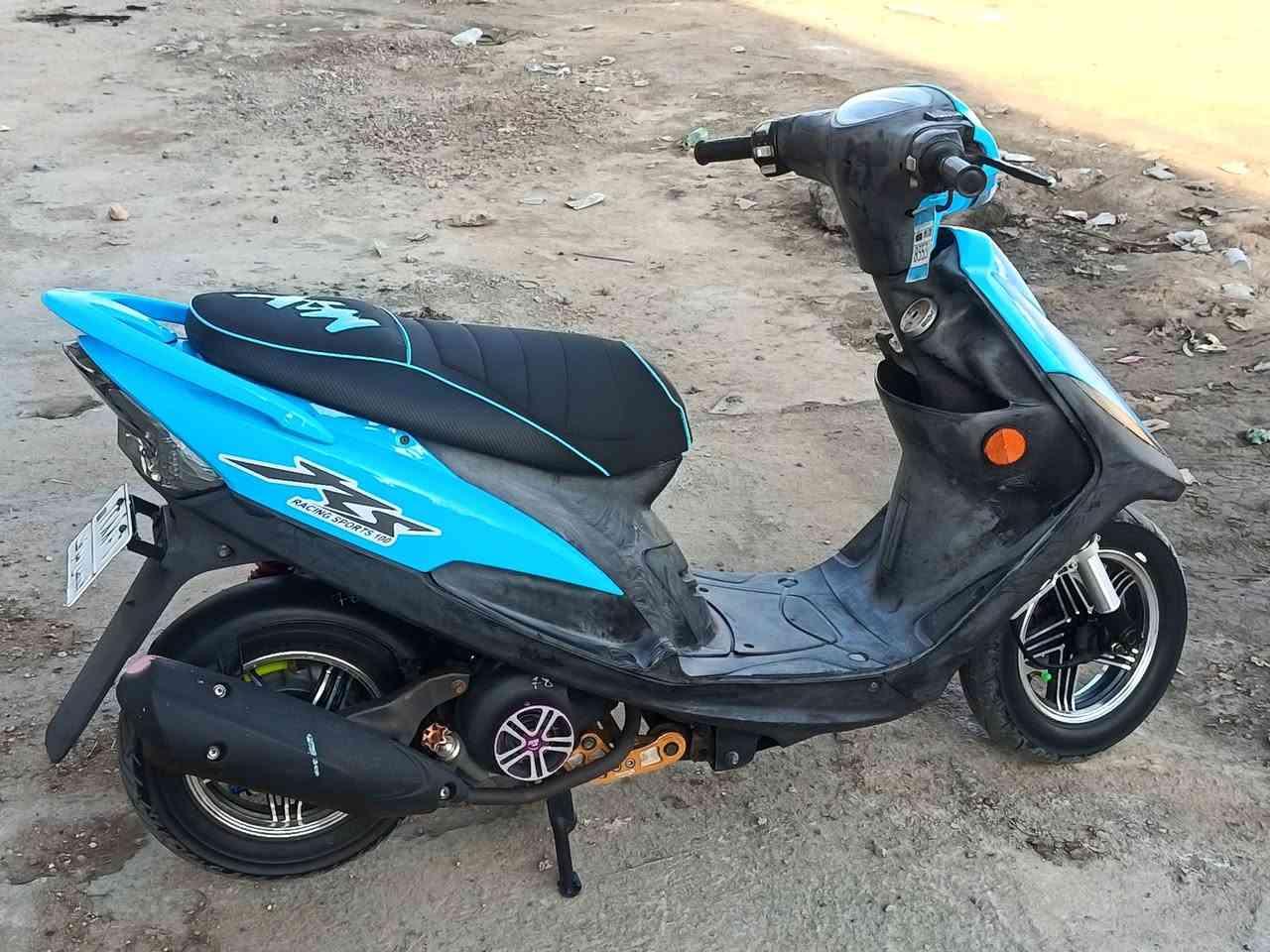 سلام عليكم ماكس عدله دراجه مال رمبه ختم واحد ويه المكينه دراجه شلعه شك الكاع بمعنه الكلمه وبيه تخم كلجات رياضي بلادي  Wf دراجه مزوده بيه ويل نجمه تايرات جيلاتين اصلي  وشيال اصلي مشمشي RGGS وصدر امامي RGGS وقبق فلاوين RGGS دراجه احله من الصوره بهواي كهربائيات كله شغاله سلف هندر كفاله عامه من البرغي مكان بابل مسيب اتصل عليه وتدلل وشلع عيوني ولاحظه غير متواجد عل فيس ***********
