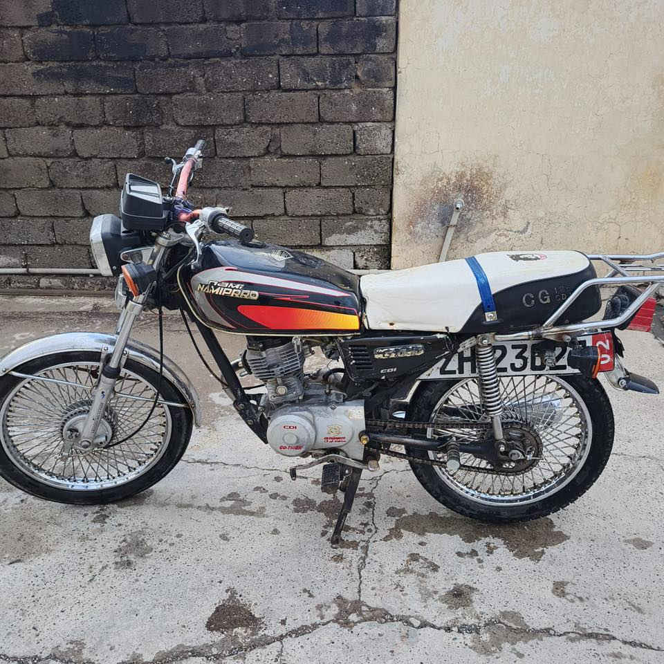 ماطور تايكر 2020 ابو النمر
مكينه ما مفتوحه وايرمنيه شغاله 
ماطور نظافه كدام عينك  
السعر 350 بي مجال قليل مو شراي لا تعبني


**إذا كنت صاحب هذا الإعلان وتريد حذفه لأي سبب، رجاءا أرسل رسالة إلى الدعم الفني**