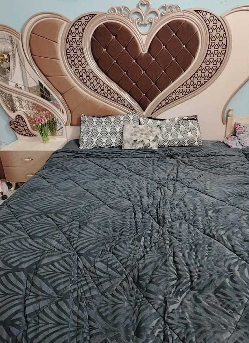 غرفه تركي للبيع نضافه فول السعر ٥٠٠ بيها مجال مكان سماوه ***********
