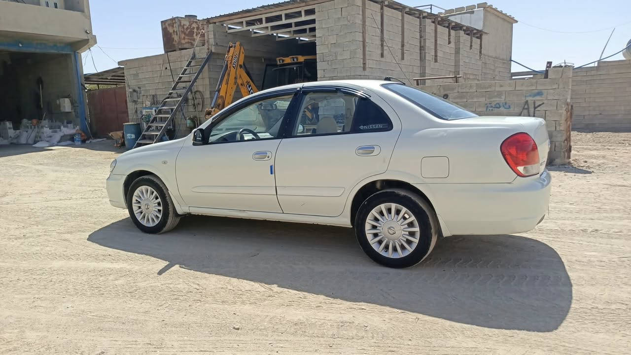 نيسان سنى يابانى٢٠١٠ بةناو خومانة ليدراوى گةورةى نية مةكينةرةش و دةبل بةرةشوت و گيرتوماتيك كيرو مةكينةو تةبريت و بةناوكردن بةشةرت كوبونى بنزينى هةية بونرخ بةيوةندى بكةن بةم زمارانةوة هى من نية 
***********
***********
