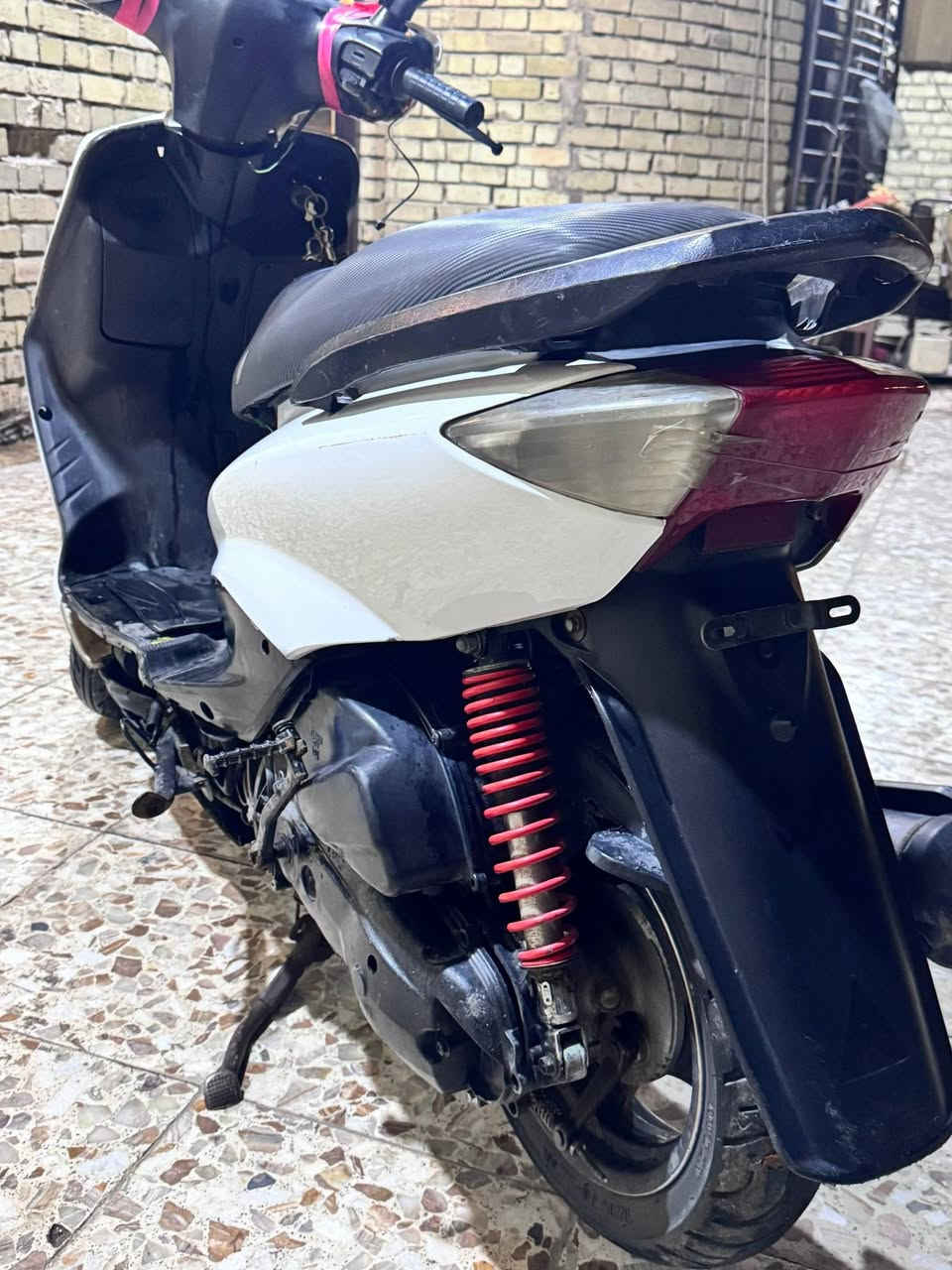 سلام عليكم سكنس نثية مكينة حلوة وناعمة كهربأيات شغالة كفرات جدد نقصهاا باتري والهندر خارط للمراوس أو بماكس  وللبيع السعر 300 بيها مجال المكان فلكة سلمان باك


**إذا كنت صاحب هذا الإعلان وتريد حذفه لأي سبب، رجاءا أرسل رسالة إلى الدعم الفني**