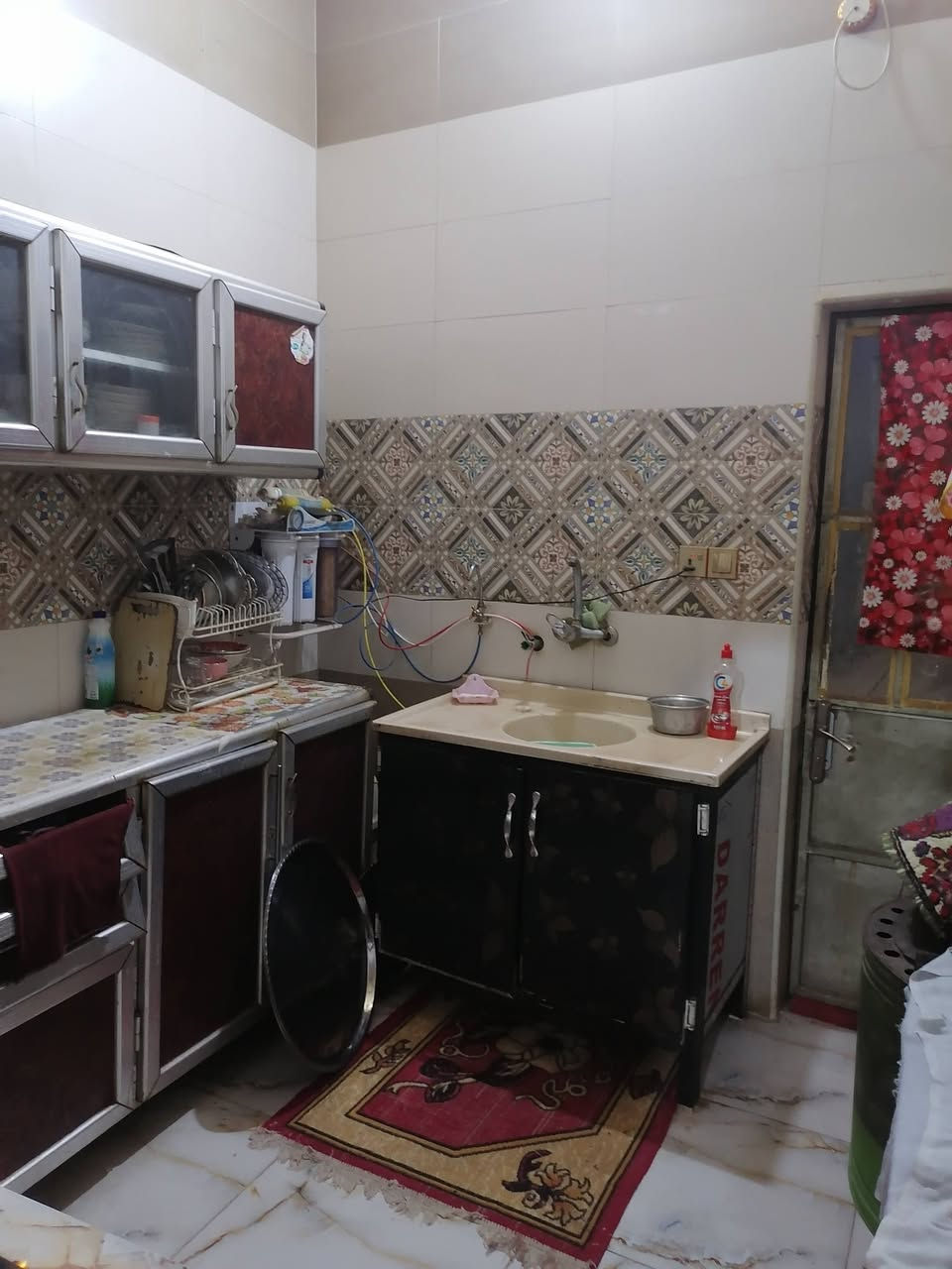 بيت للبيع مساحة 100 متر خلفي بحي الفداء متوفرة كافة الخدمات يحتوي على 
استقبال وصالة وغرفة نوم ومطبخ وصحيات داخلية وخارجية بناء جديد 
التواصل 
***********

