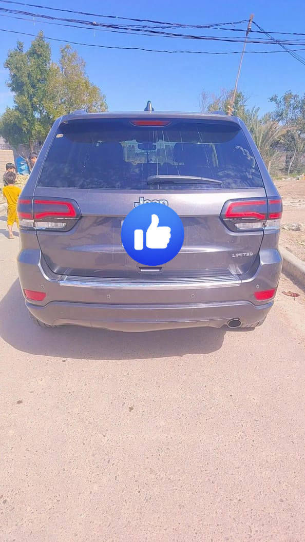 جيب لاريدو
وارد أمريكي 
كفاله من صبغ
حادث دعاميه مشدوده شركه
موديل 2017
رقم ***********
سعر 200
