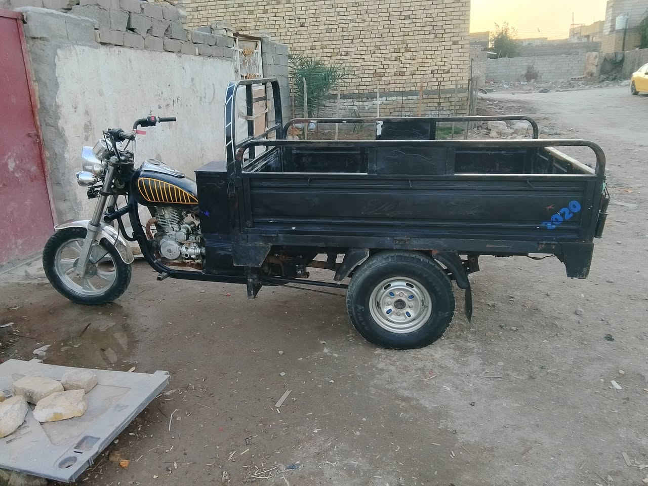 الاتصال على الرقم
***********
بيه وات شاب
الموديل 20
السعر 1350
وبيها مجال 
واوراقها اصوليه
