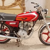 البيع سعر 300 وبيها مجال.        07764623081