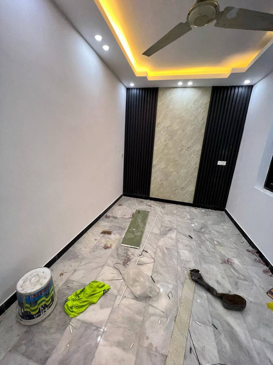 للإيجار_في_السيدية 🏡
🔹 عقار مساحة 100 متر
🔹 3 غرف نوم
🔹 صالة واسعة
🔹 مطبخ
🔹 سنك
🔹 خدمات عدد 2

📞 للاستفسار: ***********
🏢 مكتب الفهد الهندسي

