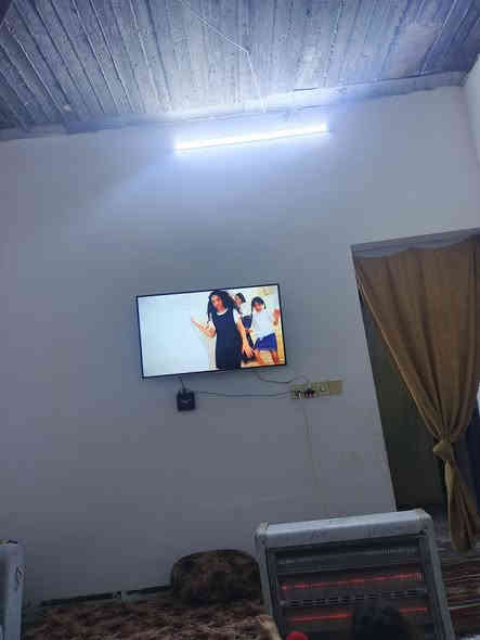 دار للبيع 100م مربع بي نواقص بس بيبان داخليه اوسقف ثانوي غرفتين نوم واستقبال عنوان حولي حي العسكري الزراعي قرب جسر ليلان رابع فرع من الشارع العام 
سعر 40 اوبي مجال 
***********
