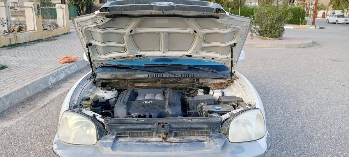 سلام عليكم 
للبيع أو المراوس
سيارة سنتافي 2006 رقم سليمانية محرك 6 سلندر دبل أكسل(دفع رباعي) 
كير و محرك شرط كهربائيات تبريد تدفئة شرط بيها جاملغ الخلفي شبرين صبغ و شوية تعديلات بارد والباقي كفالة مكان السيارة كركوك شراي اتصل 
سعر ٧٠ و بي مجال للطيبين 
الرقم ***********
