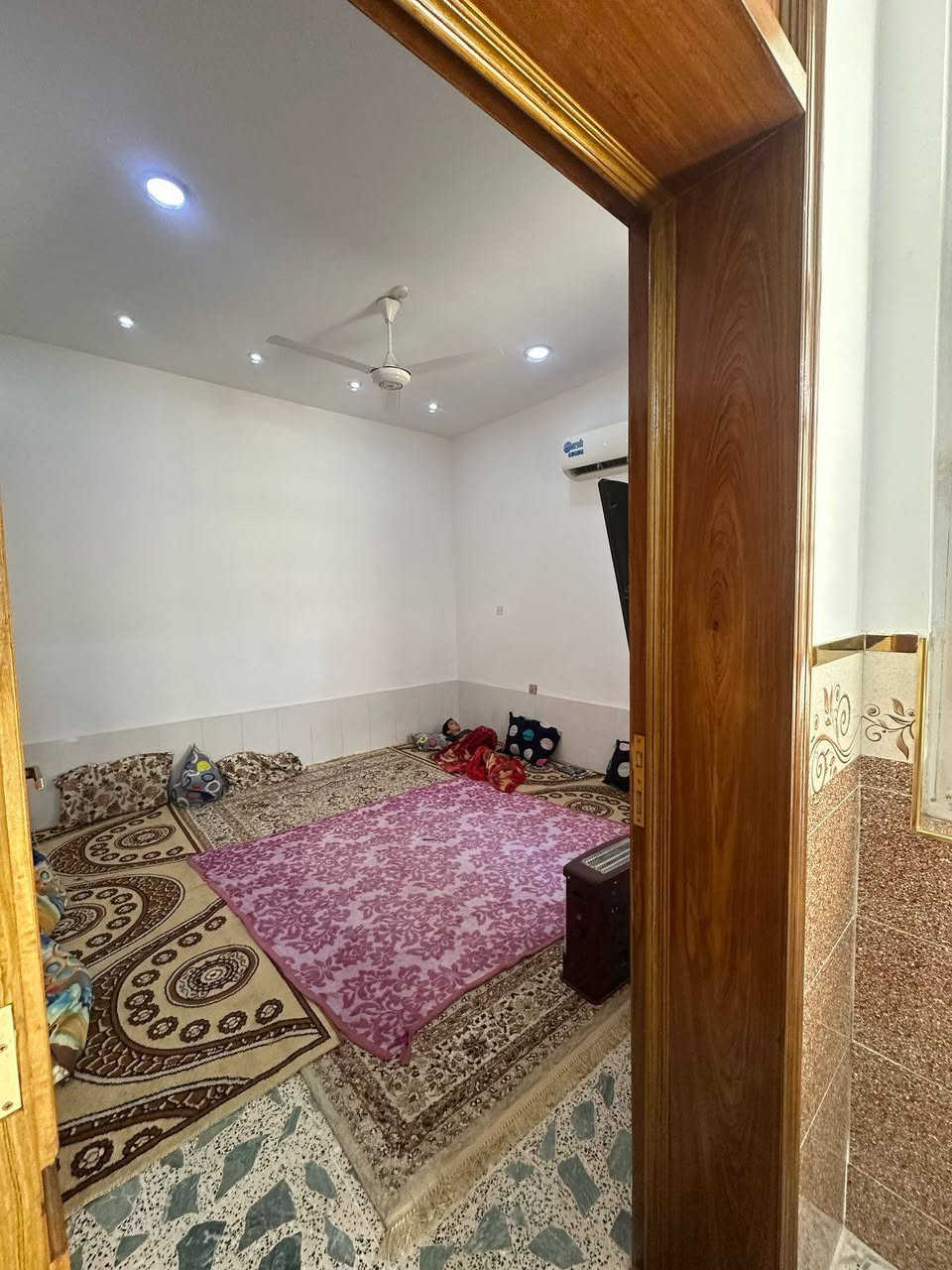 السلام عليكم
بيت 170متر زراعي سند 25 إقرار محكمة ب اسمي للأستفسار الاتصال على الرقم ***********
