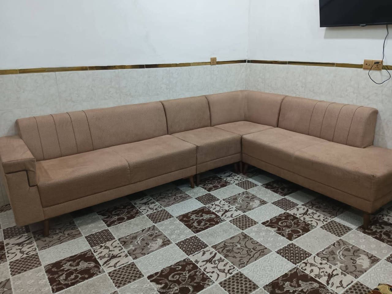 السلام عليكم
ديوان صالة 7 مقاعد خشب چام روسي 

المقعد مطاط اسفنج 15سم طبي

الشغل توصى استخدام يومين 

السعر 450 وبي مجال 
المكان السريدات القديمة المربع الثالث 

***********
